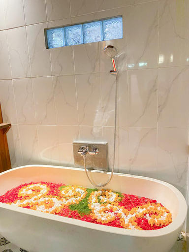 Bathroom 4