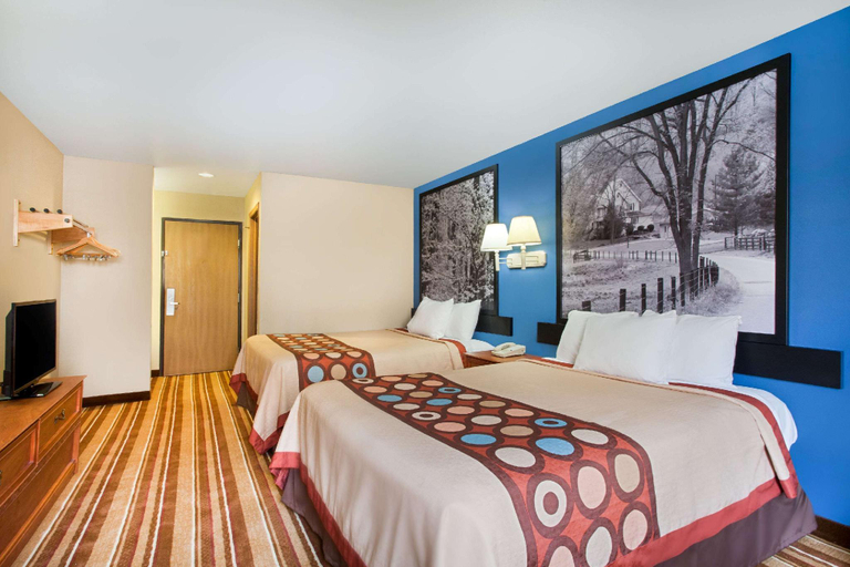 Bedroom 3, Super 8 by Wyndham Defiance, Defiance