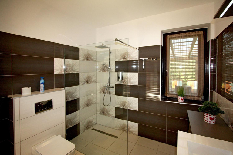 Others 2, Paloznak Lux Apartmanhaz, Balatonfüred