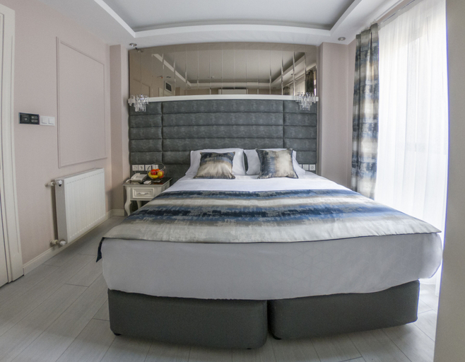 Bedroom 4, Crowned Hotel, Fatih