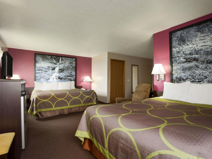 Bedroom 2, Super 8 by Wyndham Cameron, De Kalb