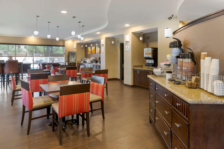 Food & Drinks 5, Comfort Suites Ontario Convention Center, San Bernardino