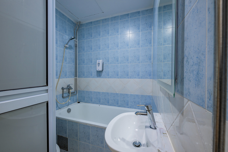 Bathroom 7