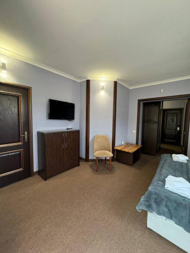 Bedroom 3, Wellland Hotel, Iaremchans'ka