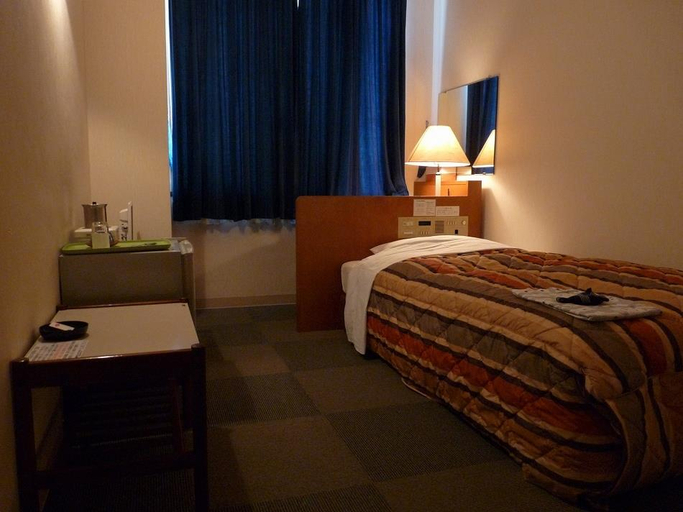 Bedroom 2, Miyakonojo Royal Hotel, Miyakonojō