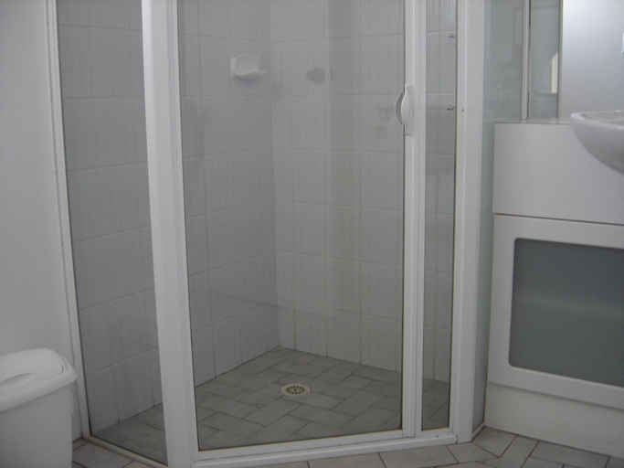 Bathroom 4, Avaleen Lodge Motor Inn, Shoalhaven - Pt A