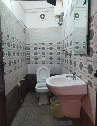 Bathroom, Cochin Airport Apartment, Ernakulam