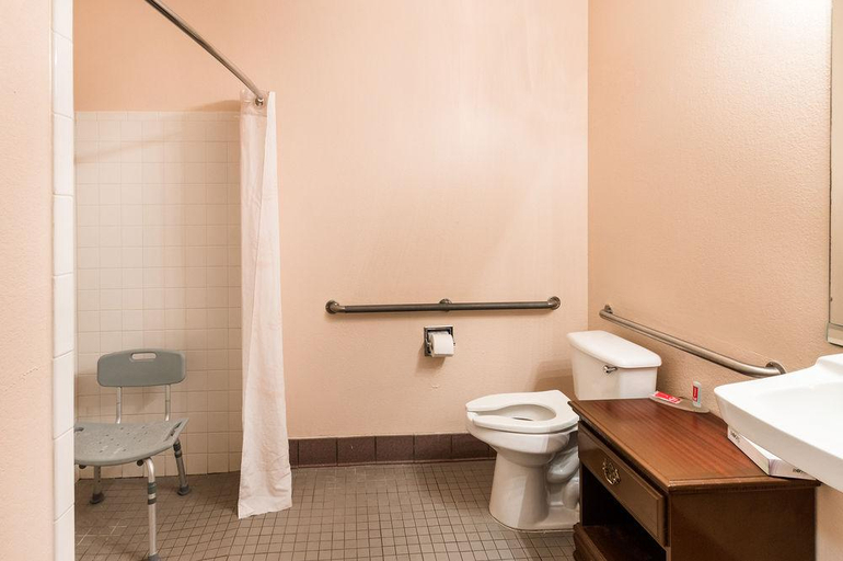 Bathroom 4, Rodeway Inn Stephenville, Erath