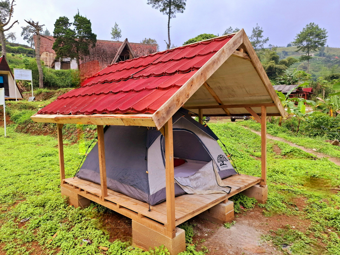 Exterior 5