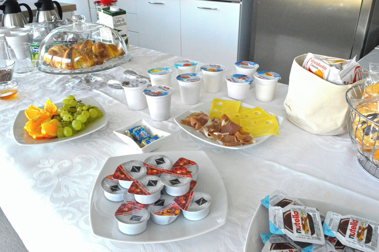 Food & Drinks 5, B&B Mauro Home bed&relax, Catania