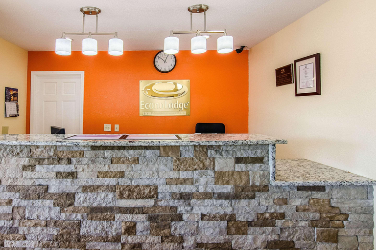 Public Area 2, Econo Lodge Near Motor Speedway, Bristol