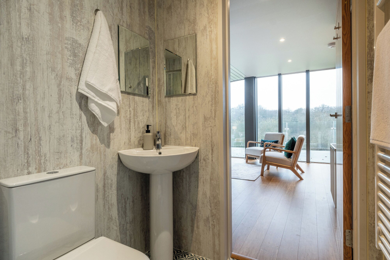 Bathroom 3, Stunning EcoRetreat Pods in Old Chalford, Oxfordshire