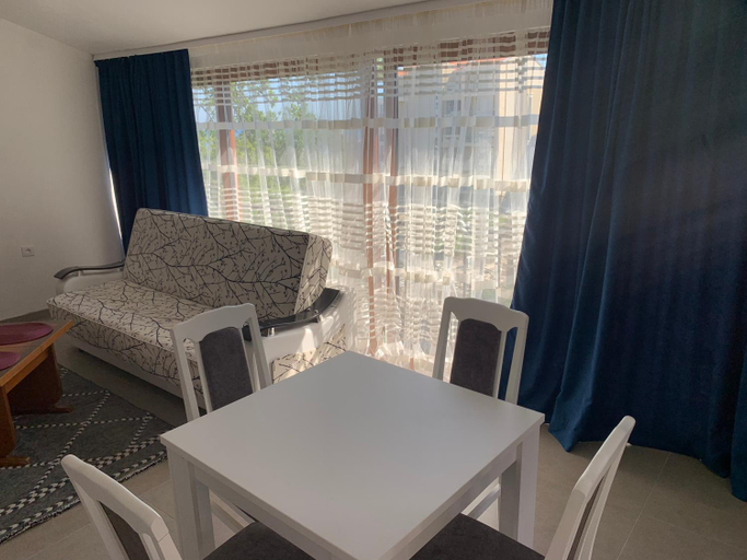 Others 2, Apartment Stanisic