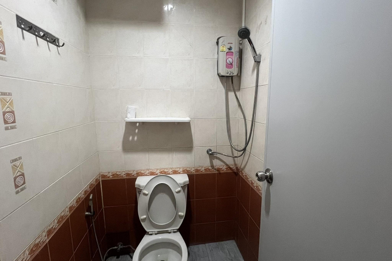 Bathroom 19