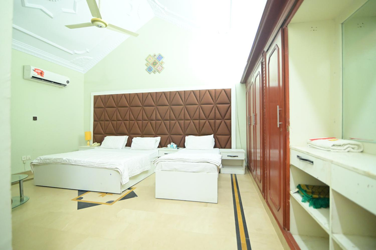 Others 5, SEAVIEW COTTAGE, Karachi