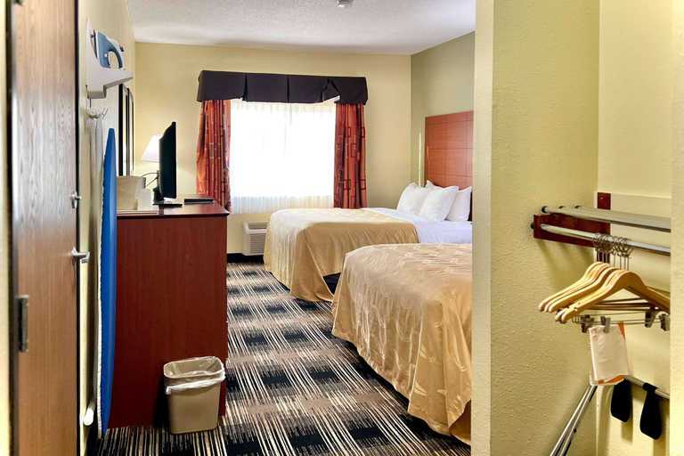 Bedroom 3, Quality Inn & SUI Wisconsin Dells DWNTN-Waterparks, Sauk