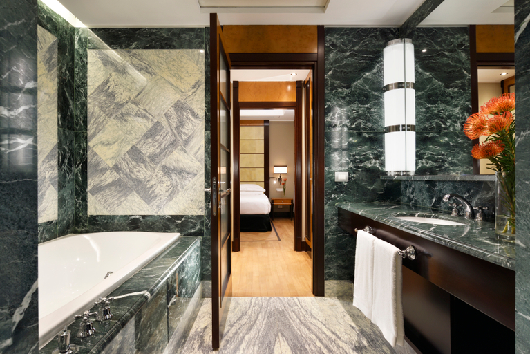Bathroom 13