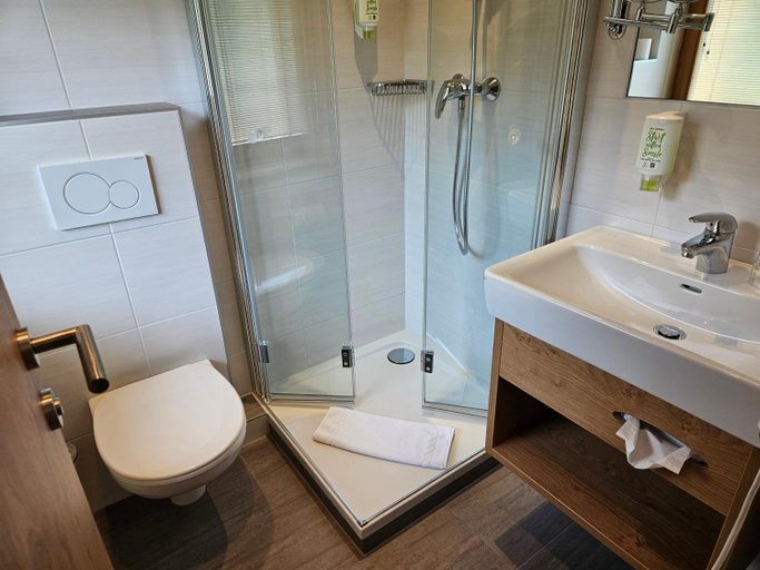 Bathroom 5, Dei Hotel Schonblick, Villach Land