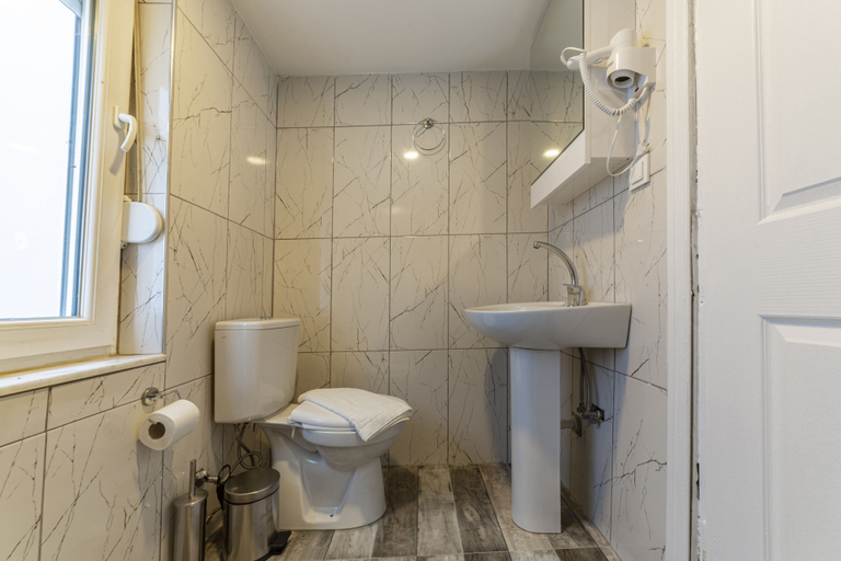 Bathroom 3, Tema Lara Apart, Antalya