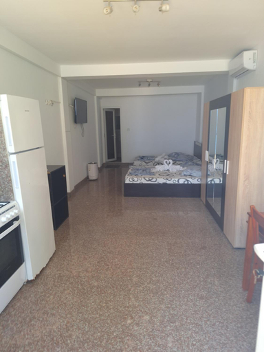 Others 5, Casa inflorita camere, Tuzla