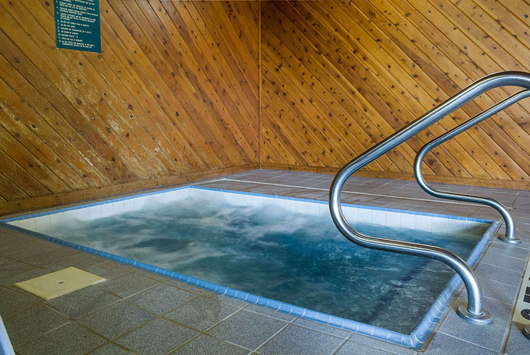 Sport & Beauty 3, Rodeway Inn Wahpeton, Richland