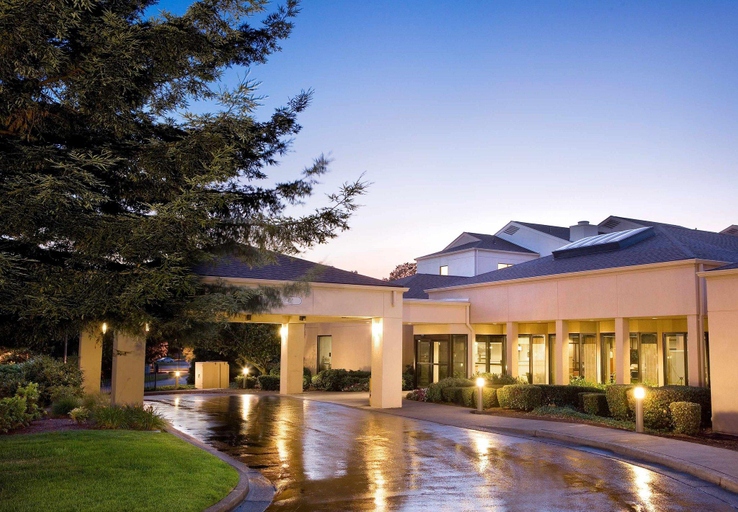 Exterior & Views 1, Courtyard by Marriott Portland Beaverton, Washington