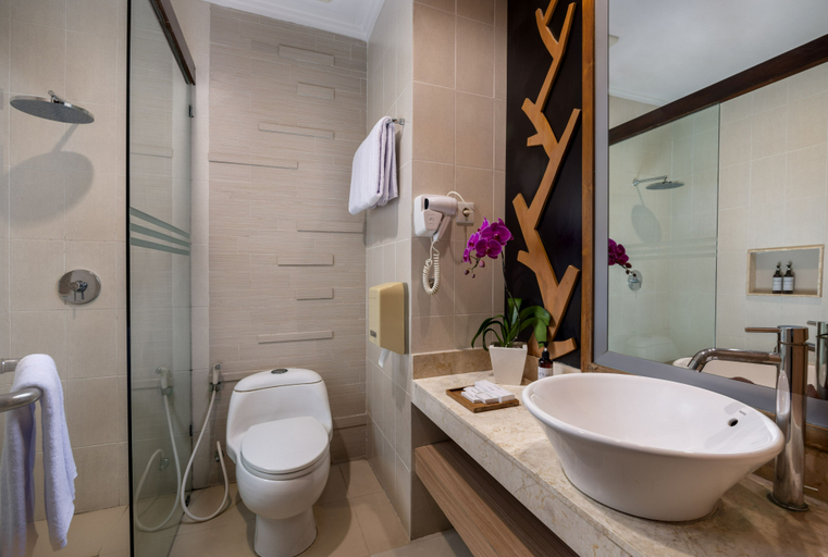 Bathroom 13