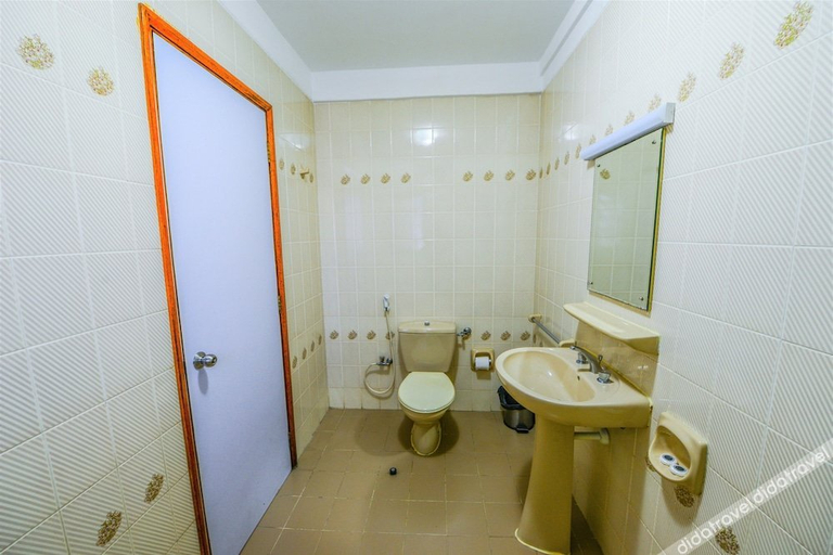 Bathroom 5, Naseem Hotel, Muscat
