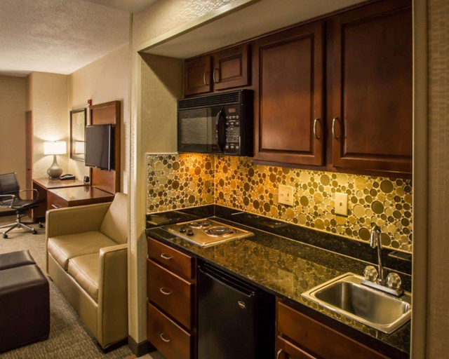Bedroom 3, Quality Suites NYC Gateway, North Bergen