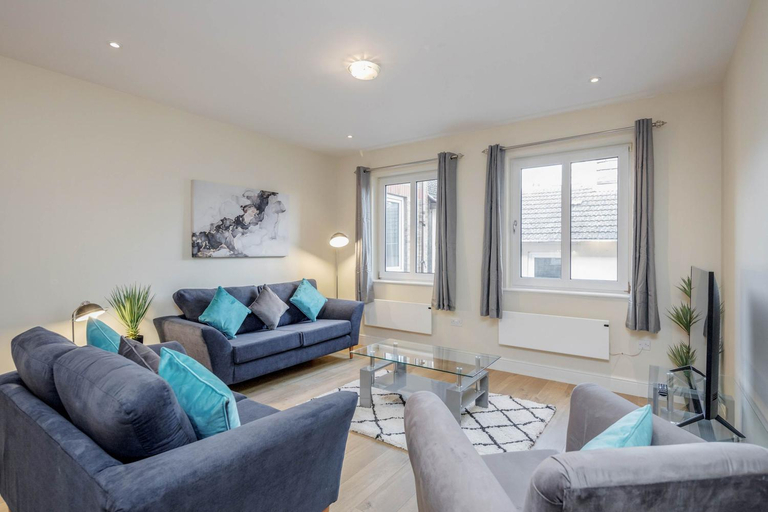 Others 2, 2 Bedroom Apartments in Central Maidenhead, Windsor and Maidenhead