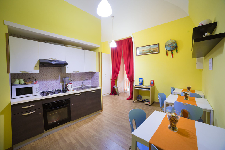 Food & Drinks, B&B Le 4 Stagioni by ClaPa Group Dislocated Hospitality, Napoli