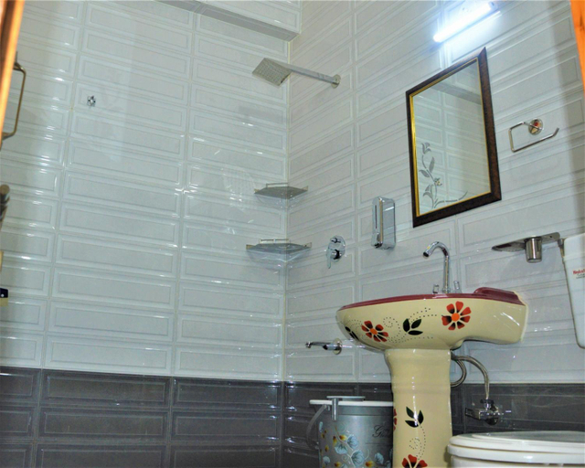 Bathroom, Ridhisidhicottage, Shimla
