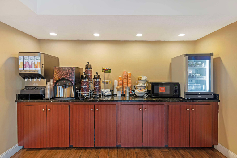 Food & Drinks 4, Comfort Inn Bangor Bangor Area, Penobscot