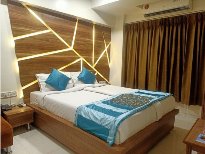 Bedroom, Hotel Citizen - Surat, Navsari