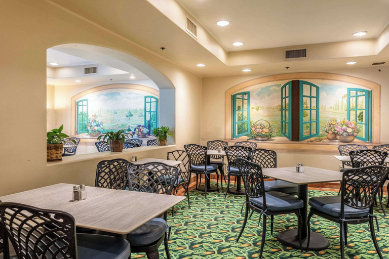 Food & Drinks 5, Quality Suites Downtown San Luis Obispo, San Luis Obispo