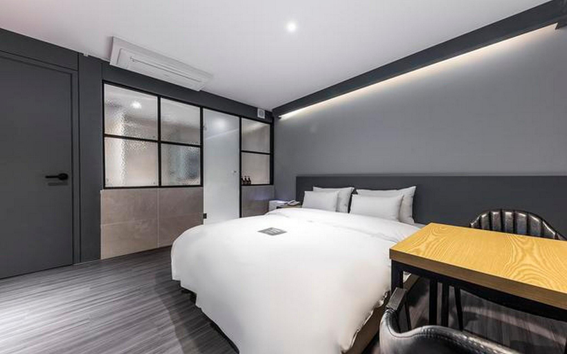 Bedroom 4, Incheon Yonghyeondong Number 25, Nam