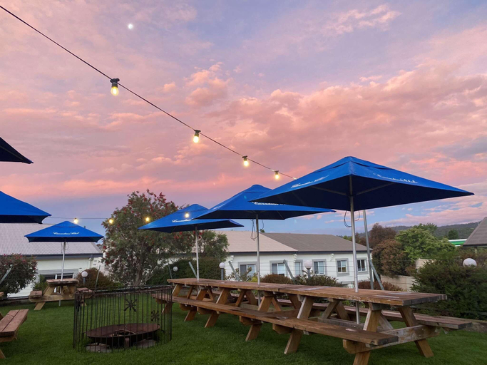 Food & Drinks 4, Horizons Lake Jindabyne, Snowy River