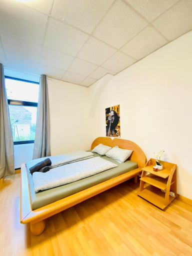 Bedroom 2, Stylish Shared 3-Bedroom Stay Near City, Wien