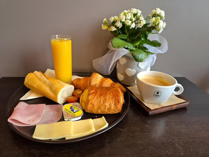 Food & Drinks 1, O Reflets - Citabelle for 3 - Studio 2 beds view "Citadelle", Namur