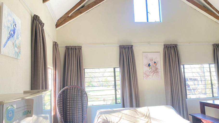 Bedroom 3, Wide Horizons Mountain Retreat, Ntondozi