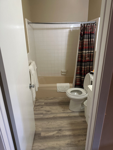 Bathroom, Sportsman's Lodge, Cleburne
