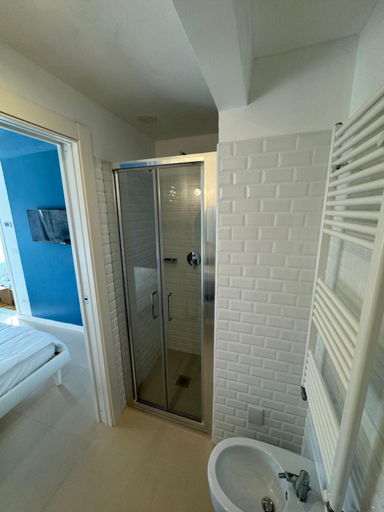 Others 4, Titti guest-house, Savona