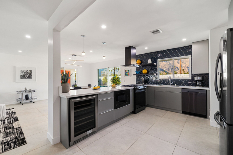 Others 3, Casa del Sol- Modern Paradise w Pool and Casita, Riverside