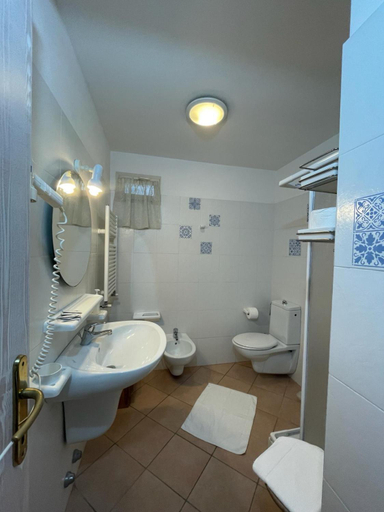 Bathroom 3, Le Palme Holidays, Sassari