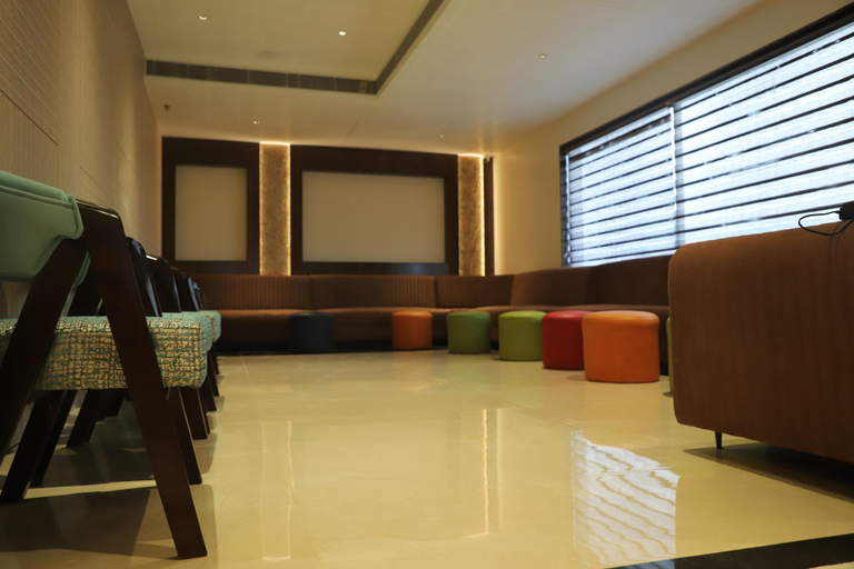 Food & Drinks 4, Hotel Rancehoks Mathura, Mathura