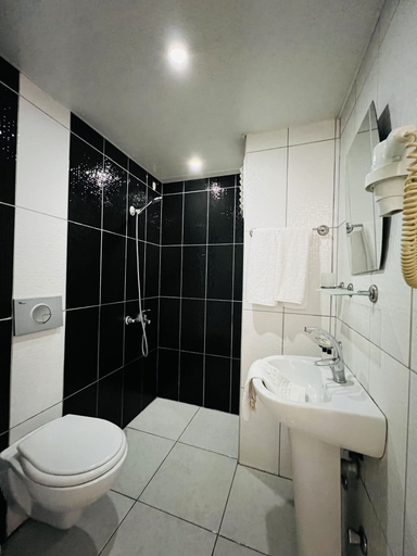 Bathroom 5, Queen Apart Otel Alanya, Alanya