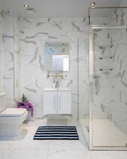Bathroom 3, Stylish Modern 2-bedroom Apartment on Cromwell, London