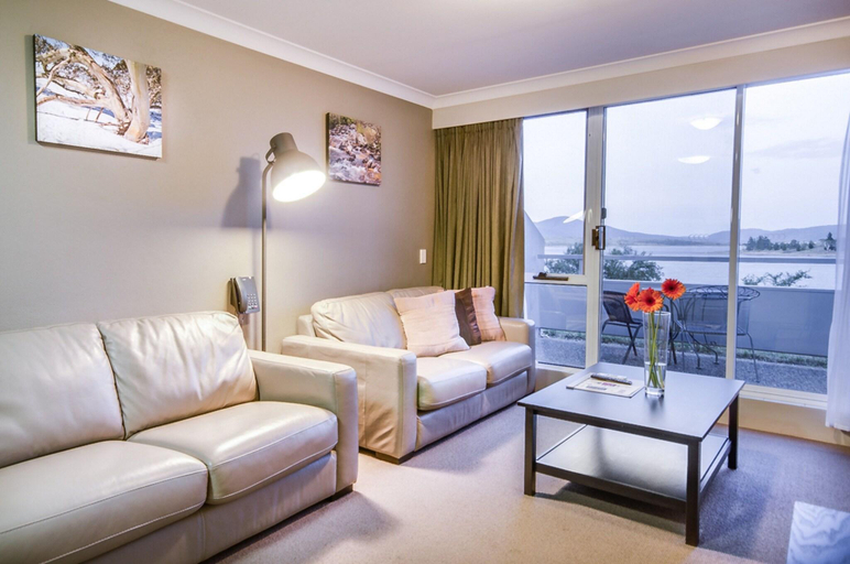 Bedroom 3, Horizons Lake Jindabyne, Snowy River