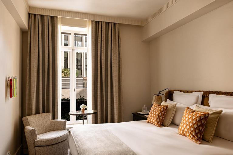 Bedroom 2, Chateau Des Fleurs, Paris