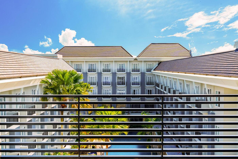 Exterior 9